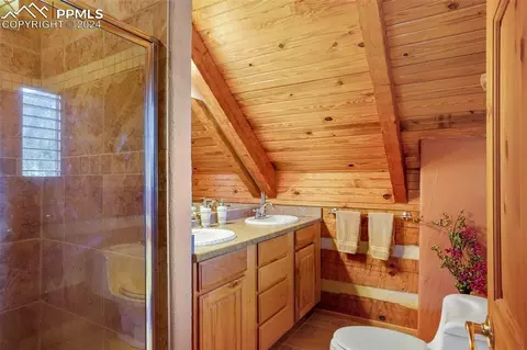Bath - 5650 Timpa Pl, Chipita Park, CO 80809 photo 3 of 4