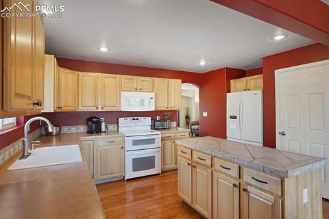 12316 Snaffle Bit Rd, Peyton, CO 80831 photo 6