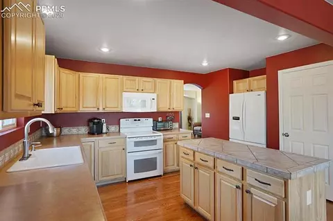 12316 Snaffle Bit Rd, Peyton, CO 80831 photo 6