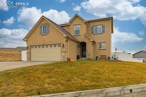 2053 Meadowbrook Pkwy, Colorado Springs, CO 80951