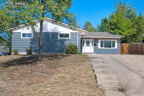 812 Maple Dr, Colorado Springs, CO 80911