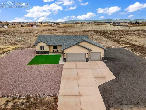 982 E Kirkwood Dr, Pueblo, CO 81007