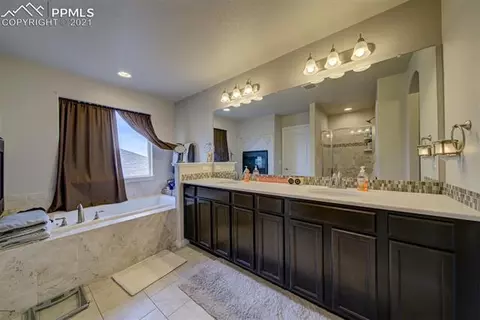 10217 Boulder Ridge Dr, Peyton, CO 80831 photo 11