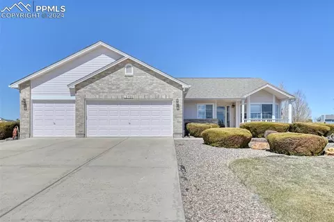 Exterior - 12590 Lazy E Rd, Peyton, CO 80831 photo 1 of 9