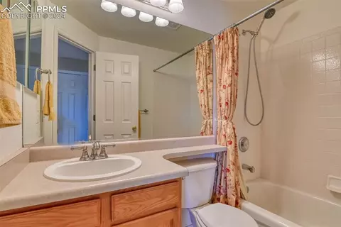 Bath - 12590 Lazy E Rd, Peyton, CO 80831 photo 4 of 6