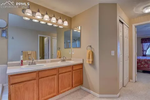 Bath - 12590 Lazy E Rd, Peyton, CO 80831 photo 3 of 6