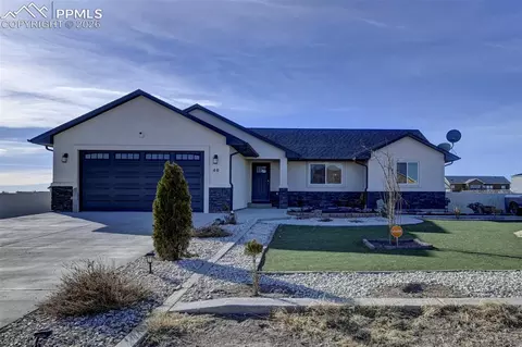 40 E Lyons Dr, Pueblo, CO 81007
