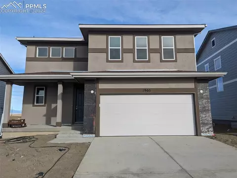 1905 Manassa St, Pueblo, CO 81001