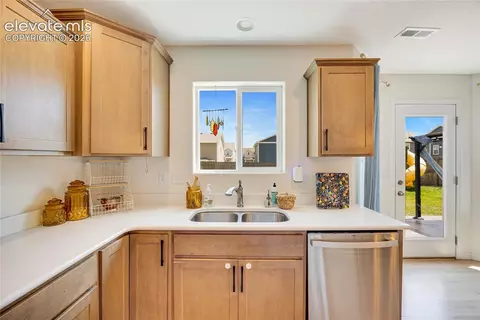 Kitchen - 10993 Avena Rd, Peyton, CO 80831 photo 3 of 4