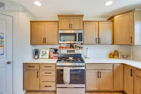 Kitchen - 10993 Avena Rd, Peyton, CO 80831 photo 4 of 4