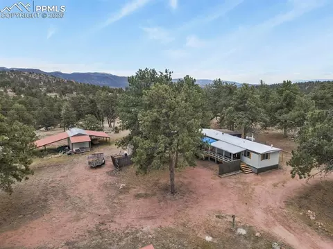 957 Arapahoe Dr, Florissant, CO 80816
