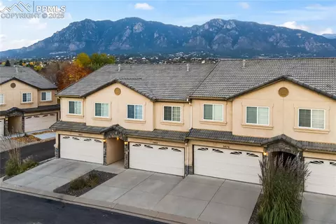 3884 Packers Pt, Colorado Springs, CO 80906