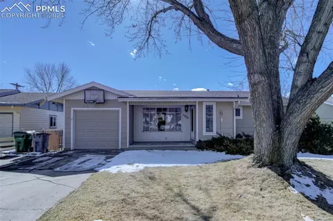 1205 Cumberland St, Colorado Springs, CO 80907