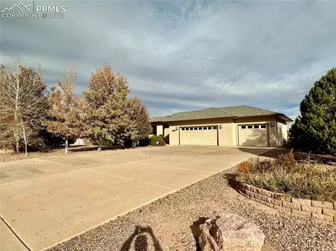 914 S Bayonne Dr, Pueblo West, CO 81007