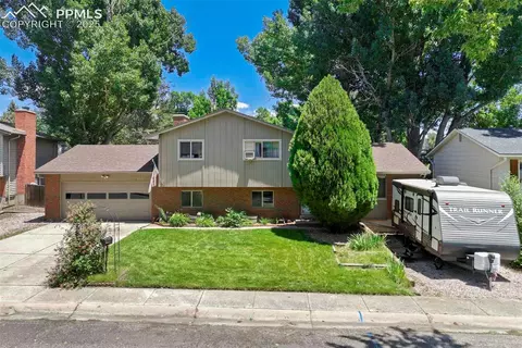 2775 Flintridge Cir, Colorado Springs, CO 80918
