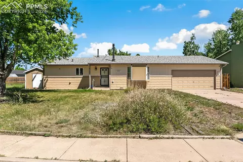 1920 Heathercrest Dr, Colorado Springs, CO 80915