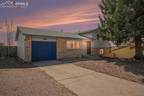 5465 Escondido Dr, Colorado Springs, CO 80918