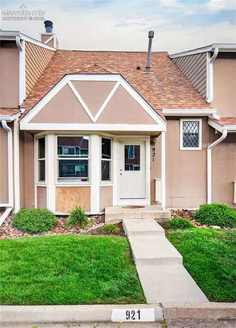 921 London Green Way, Colorado Springs, CO 80906