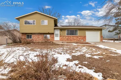 4732 Shadowglen Dr, Colorado Springs, CO 80918