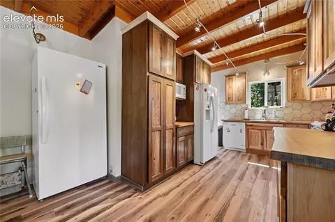 Kitchen - 4455 Heizer St, Cascade, CO 80809 photo 5 of 5