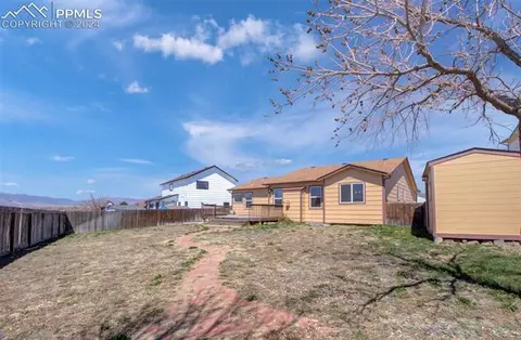 731 Foxwood Dr, Colorado Springs, CO 80911