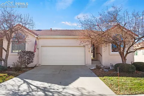 246 Luxury Ln, Colorado Springs, CO 80921