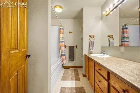 Bath - 143 Ring Rd, Guffey, CO 80820 photo 1 of 4