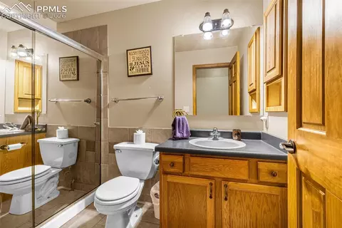 Bath - 143 Ring Rd, Guffey, CO 80820 photo 4 of 4