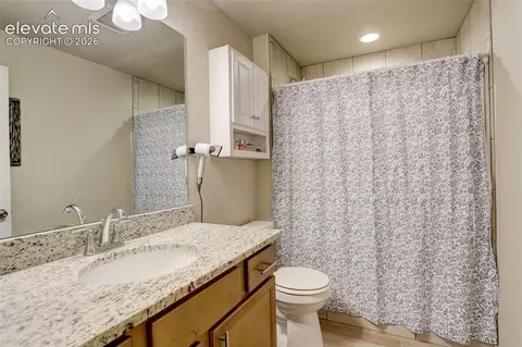 Bath - 10877 Rolling Mesa Dr, Peyton, CO 80831 photo 1 of 4