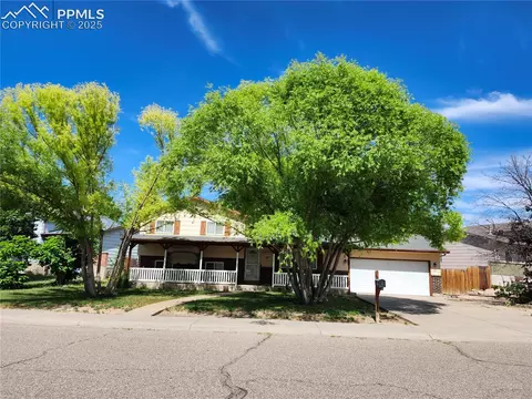 36 Briarwood Cir, Pueblo, CO 81005