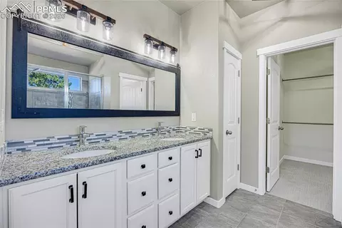 Bath - 928 Graywoods Ter, Monument, CO 80132 photo 1 of 3