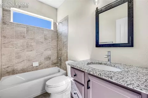 Bath - 928 Graywoods Ter, Monument, CO 80132 photo 3 of 3