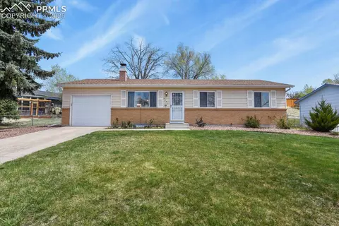 5371 Descanso Cir, Colorado Springs, CO 80918