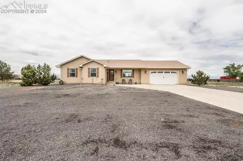 1121 E Sapinero Dr, Pueblo West, CO 81007
