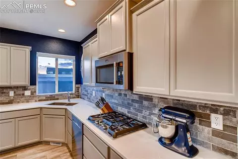 11358 Pyramid Peak Dr, Peyton, CO 80831 photo 9