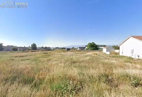 430 W Morning Glory Dr, Pueblo, CO 81007