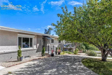 609 Crestridge Ave, Colorado Springs, CO 80906