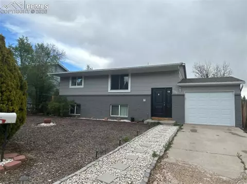 1105 Nez Perce Dr, Colorado Springs, CO 80915