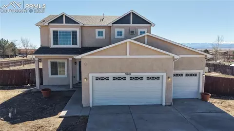 980 W El Nido Dr, Pueblo, CO 81007