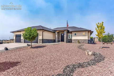 1673 N Calle Rosa Dr, Pueblo West, CO 81007