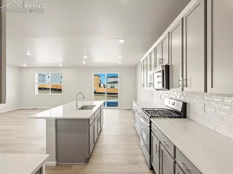 13422 Valley Peak Dr, Peyton, CO 80831 photo 10