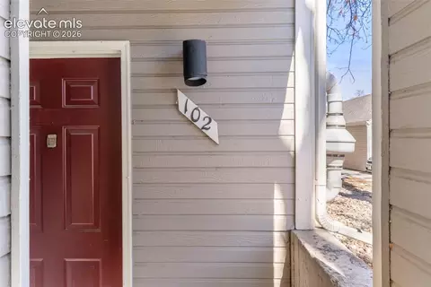 5702 W Asbury Pl #102, Lakewood, CO 80227
