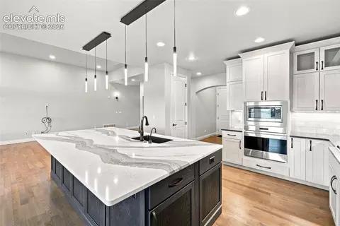 Kitchen - 17796 Mining Way, Monument, CO 80132 photo 3 of 5