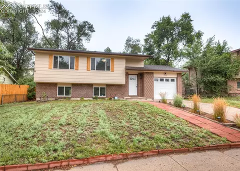1252 Commanchero Dr, Colorado Springs, CO 80915