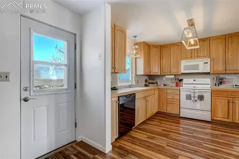 769 W Calle Allegre Dr, Pueblo, CO 81007