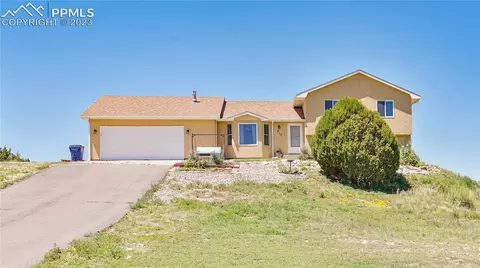 917 S Sterling Ln, Pueblo West, CO 81007