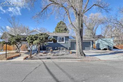 1402 W Parkway Dr, Colorado Springs, CO 80905