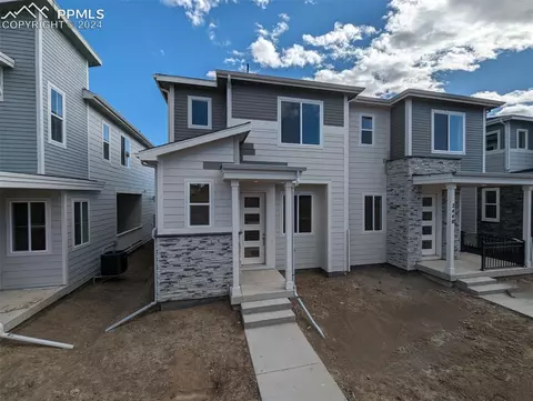 2446 Vanhoutte Vw, Colorado Springs, CO 80915