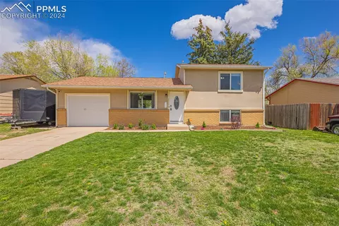 2433 Anjelina Cir, Colorado Springs, CO 80916