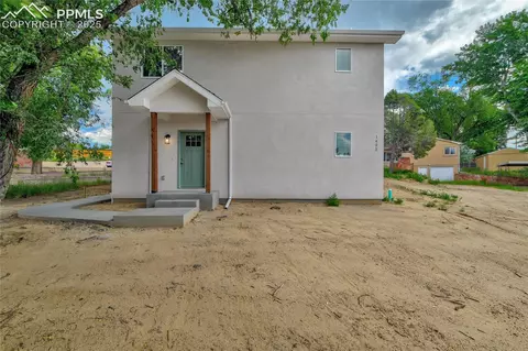 1422 Acacia Dr, Colorado Springs, CO 80907